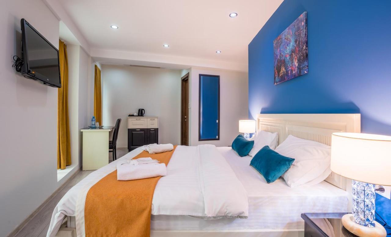 Capitol Hotel By Umbrella Tbilisi Ngoại thất bức ảnh