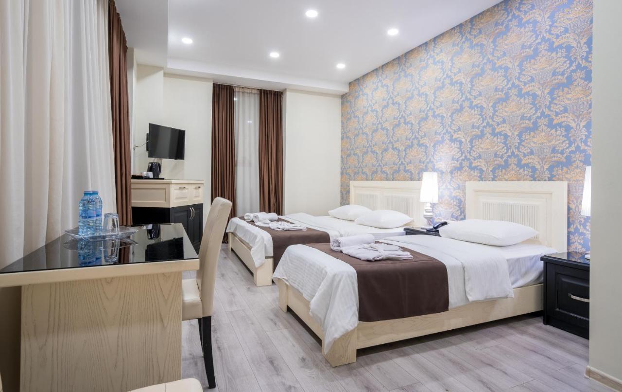 Capitol Hotel By Umbrella Tbilisi Ngoại thất bức ảnh