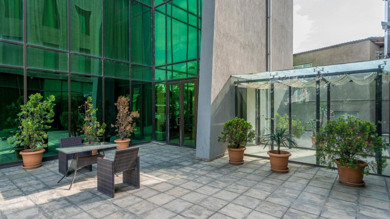 Capitol Hotel By Umbrella Tbilisi Ngoại thất bức ảnh