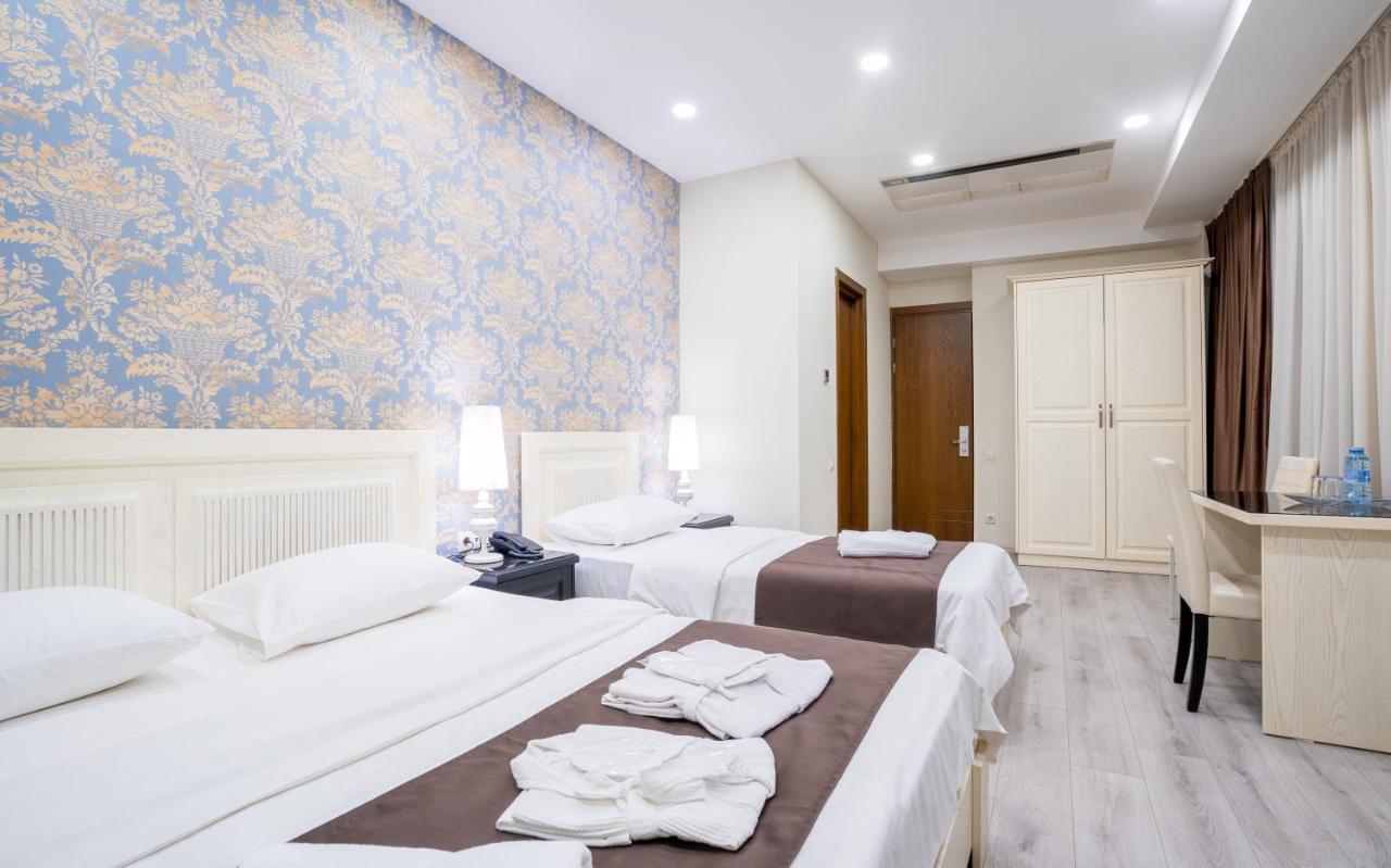 Capitol Hotel By Umbrella Tbilisi Ngoại thất bức ảnh